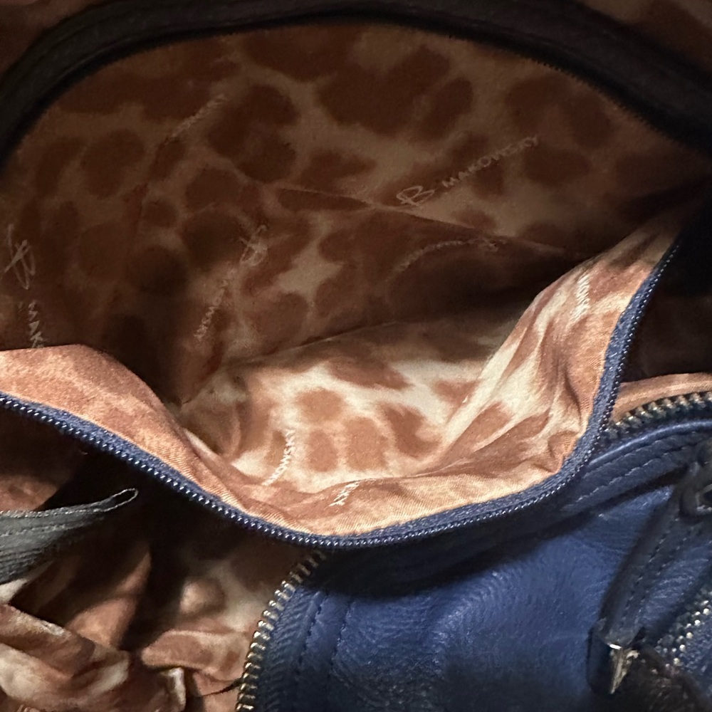 B. Makowsky bucket bag leather blue/black - Picture 13 of 13